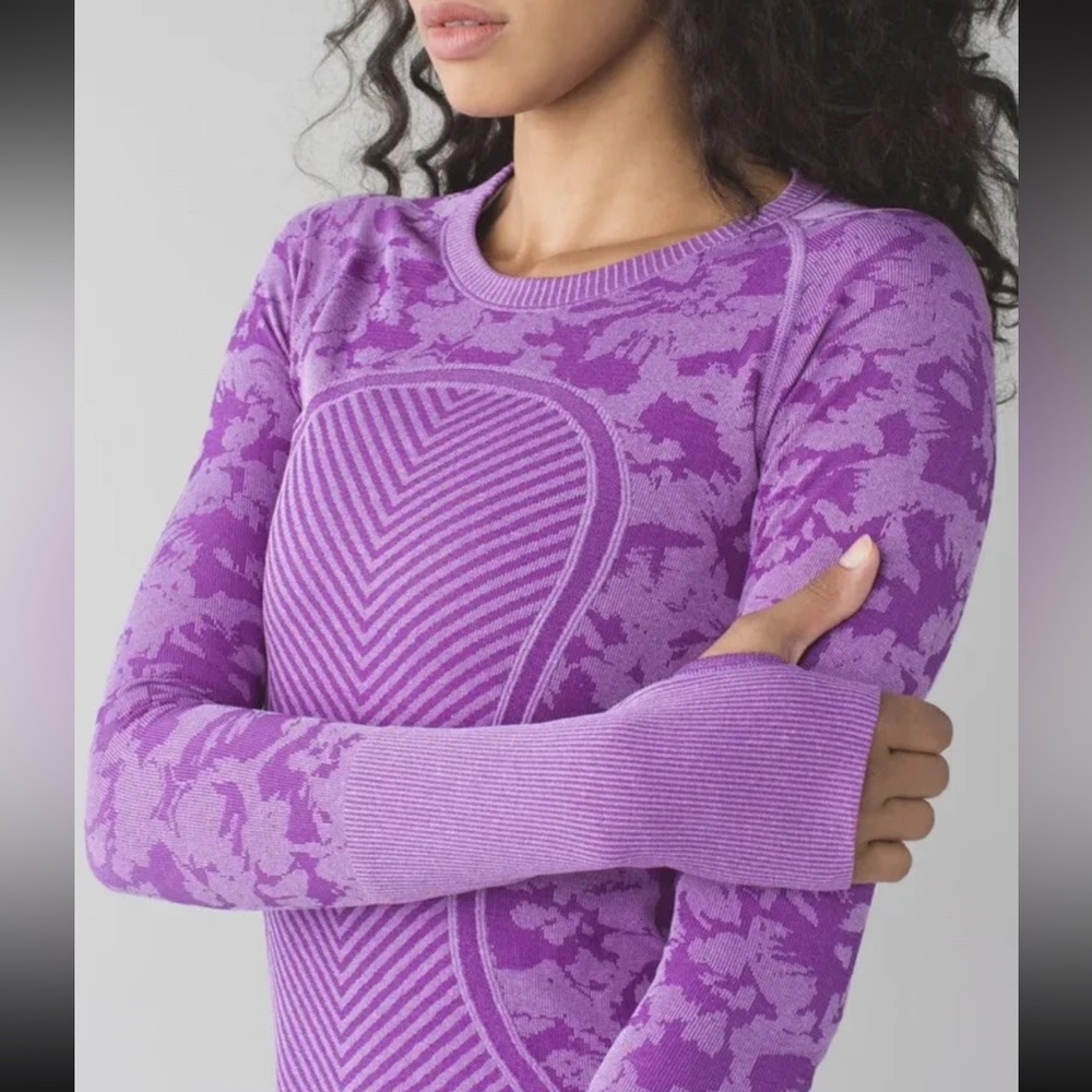 Lululemon Swiftly Tech Long Sleeve Crew in Heathered Tender Violet